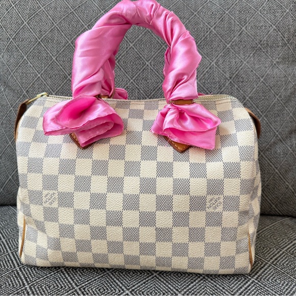 Louis Vuitton custom painted Speedy 25 Damier Azur with pink accents - Picture 2 of 16